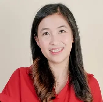 Headshot - Michelle Leones-2